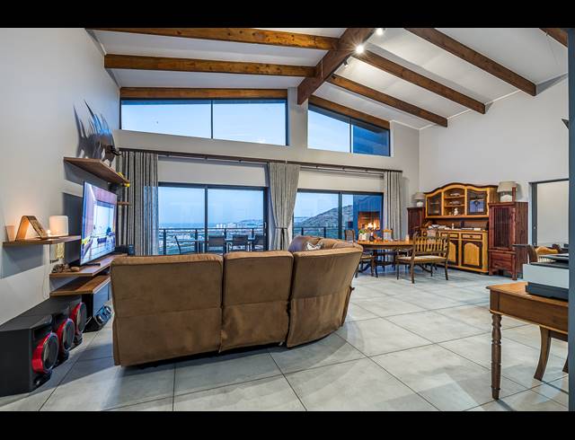 5 BEDROOM HOUSE FOR SALE IN ISLAND VIEW